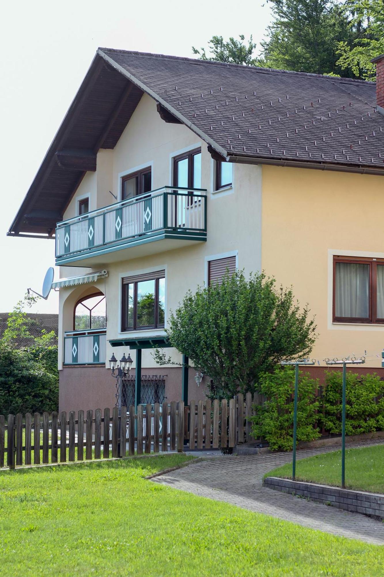 Self-Check In Apartmenthotel Seeglueck Portschach am Woerthersee Exterior photo