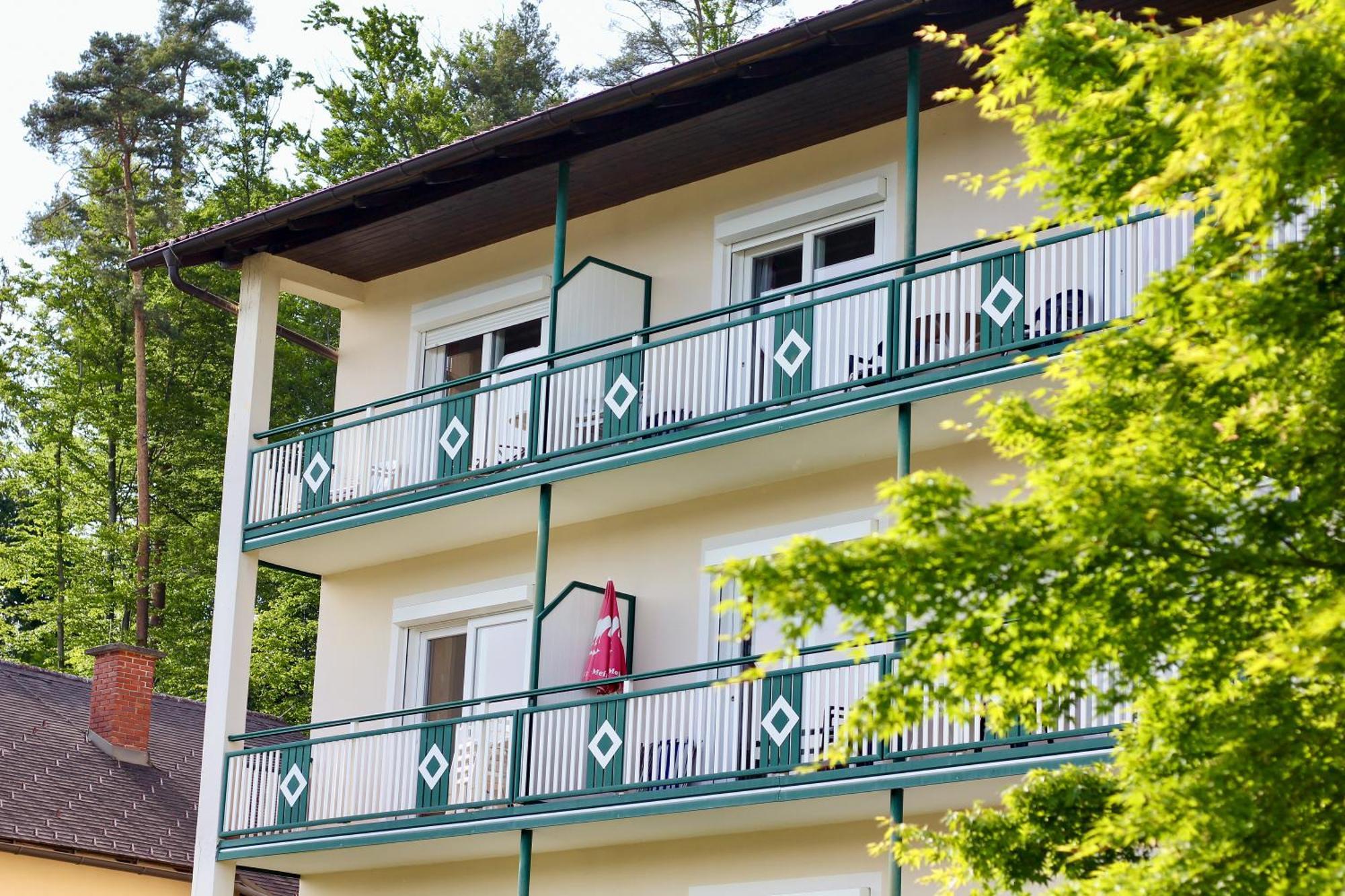 Self-Check In Apartmenthotel Seeglueck Portschach am Woerthersee Exterior photo