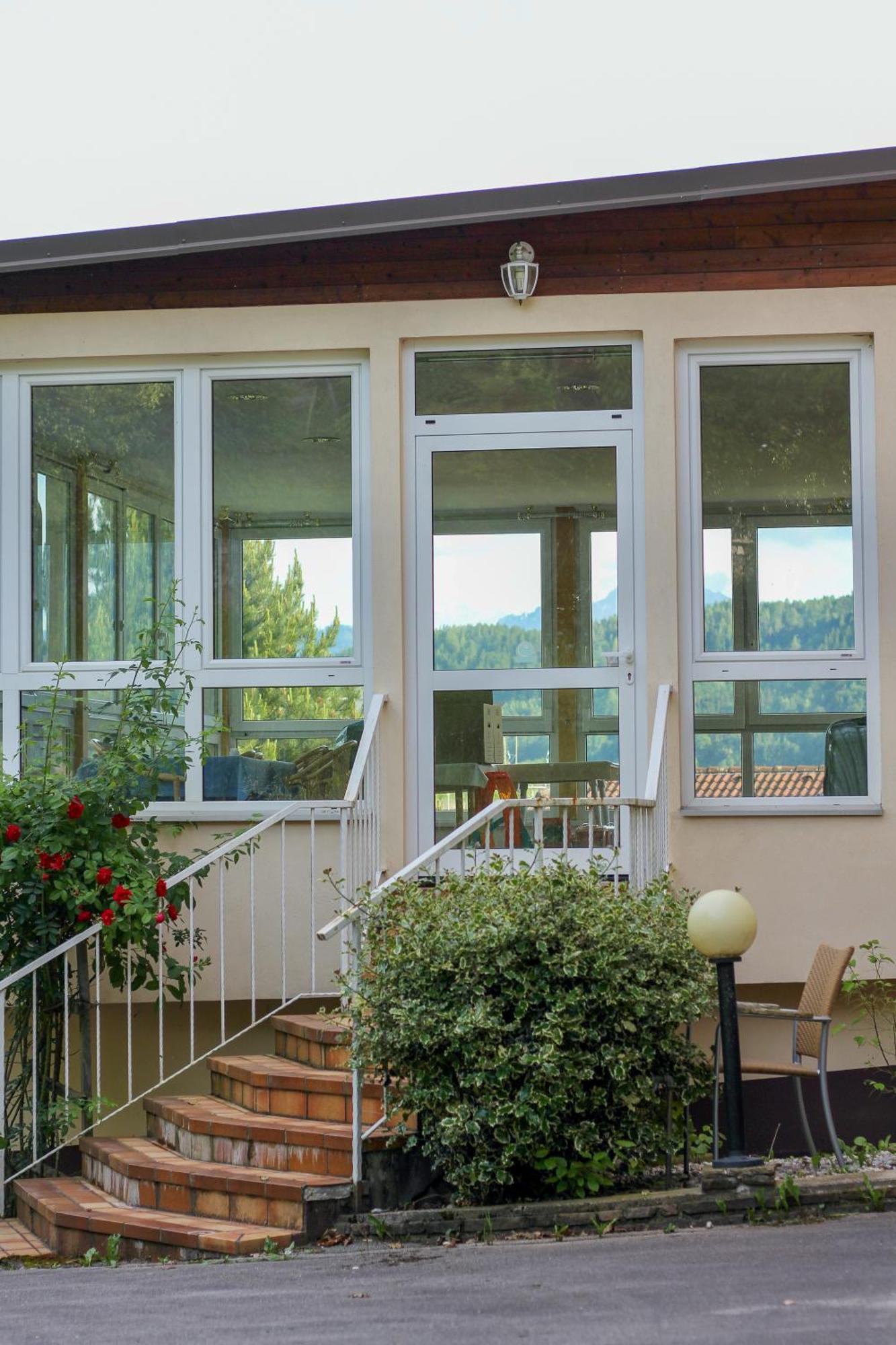 Self-Check In Apartmenthotel Seeglueck Portschach am Woerthersee Exterior photo