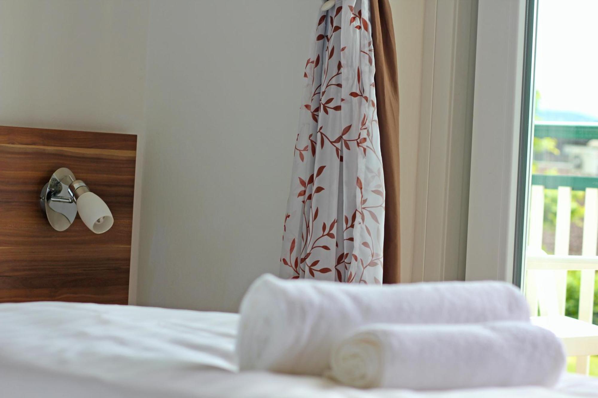 Self-Check In Apartmenthotel Seeglueck Portschach am Woerthersee Exterior photo
